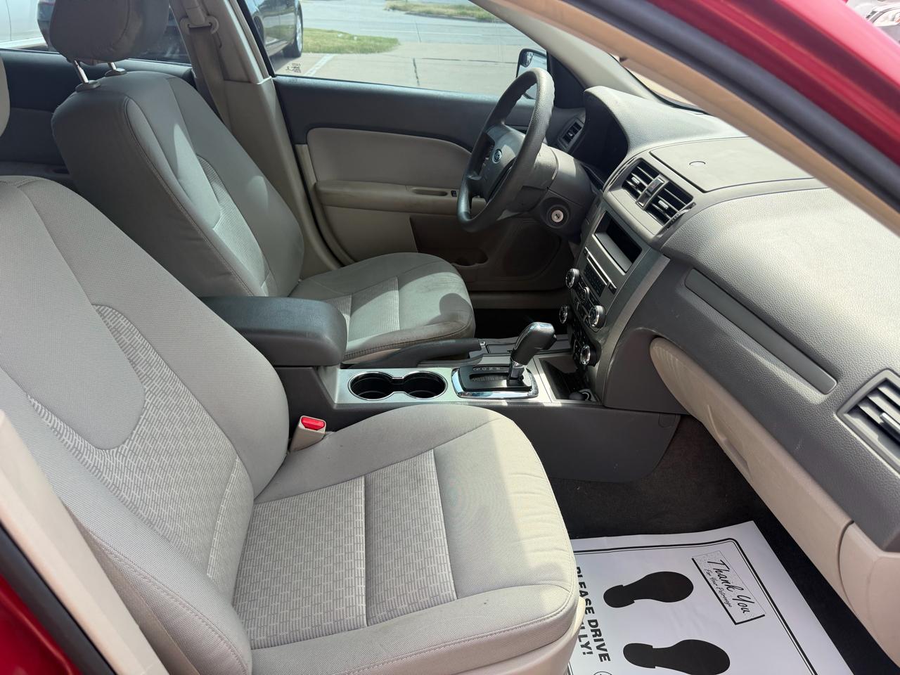 Ford Fusion S 2012