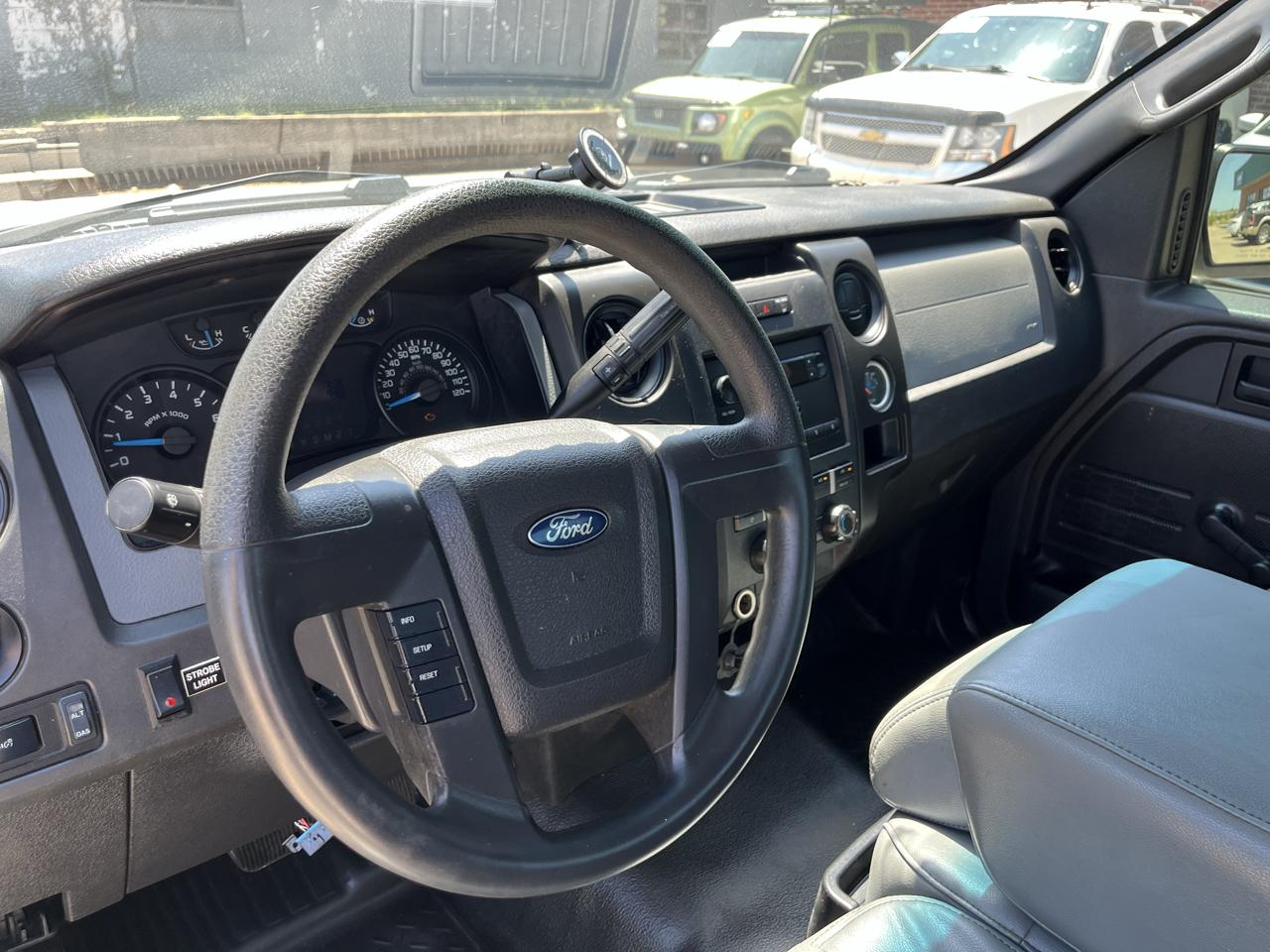 Ford F-150 XL 8-ft. Bed 2WD 2014