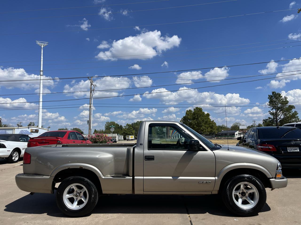 Chevrolet S10 Pickup Short Bed 2WD 1999