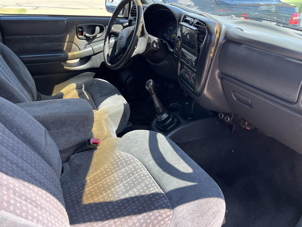 Chevrolet S10 Pickup Short Bed 2WD 1999