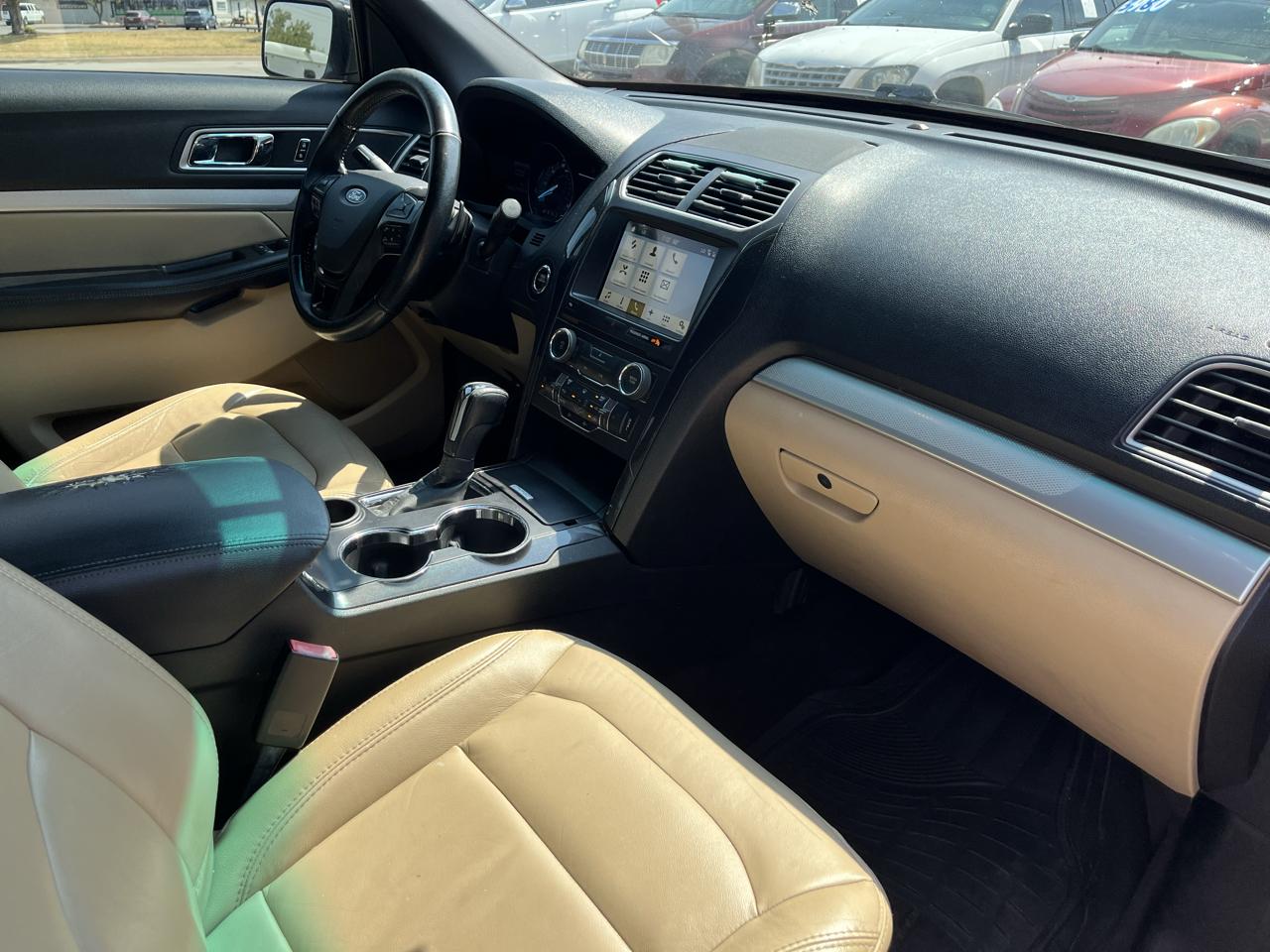 Ford Explorer 2WD 4dr V6 XLT 2017