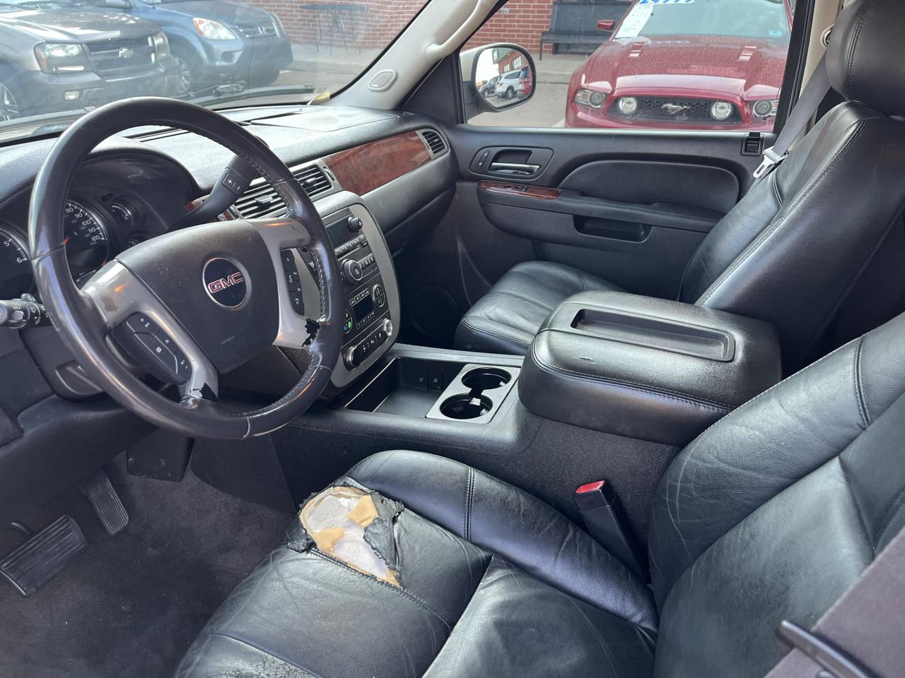 GMC Yukon SLT1 2WD 2011
