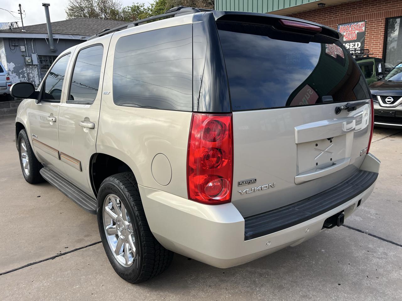 GMC Yukon SLT1 2WD 2011