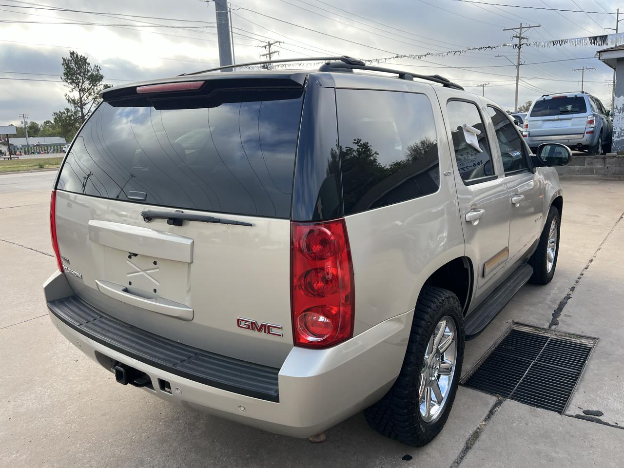 GMC Yukon SLT1 2WD 2011