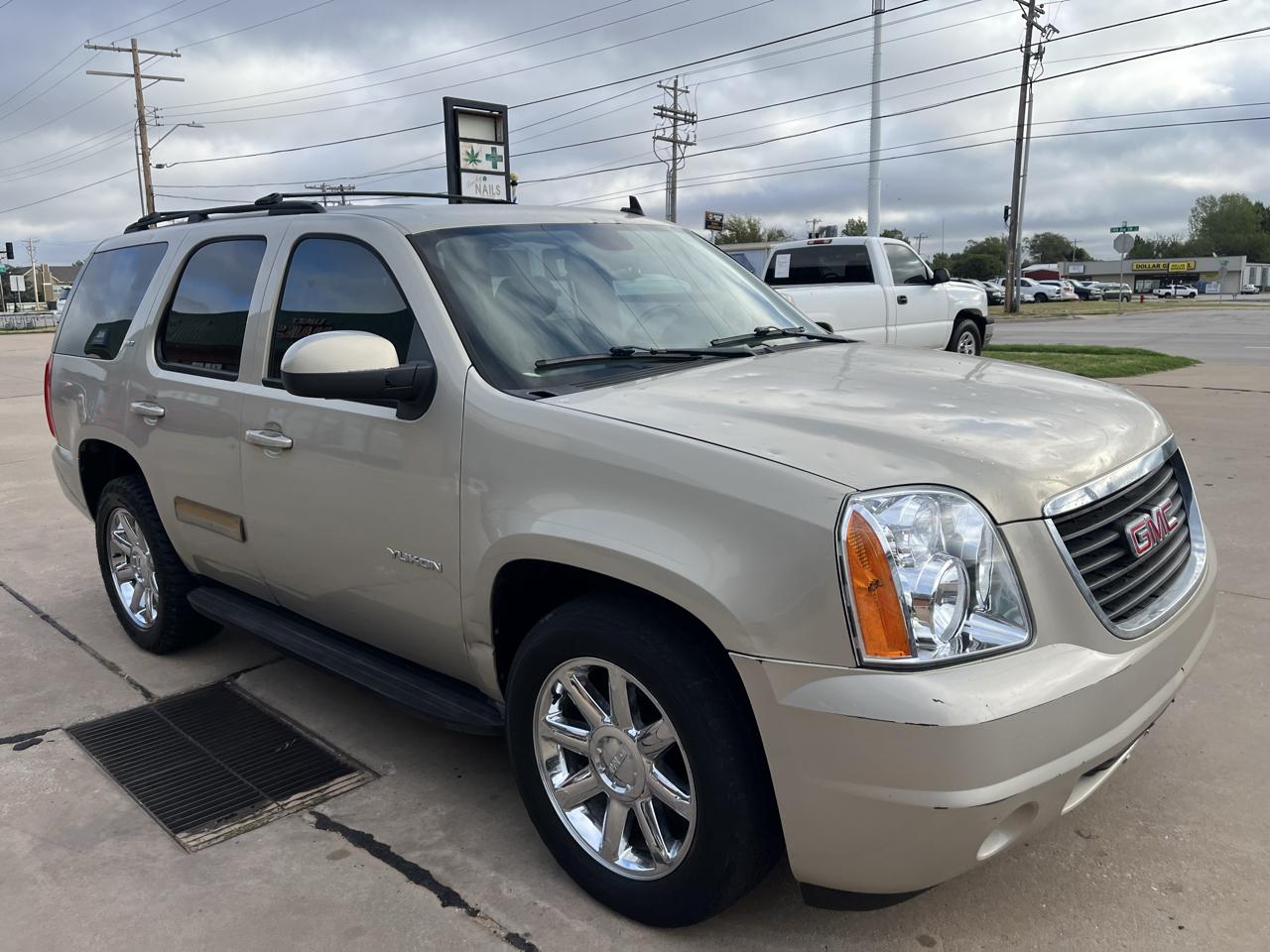 GMC Yukon SLT1 2WD 2011