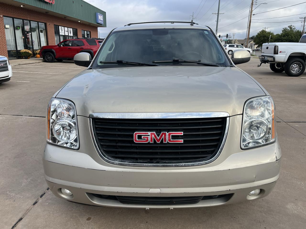 GMC Yukon SLT1 2WD 2011