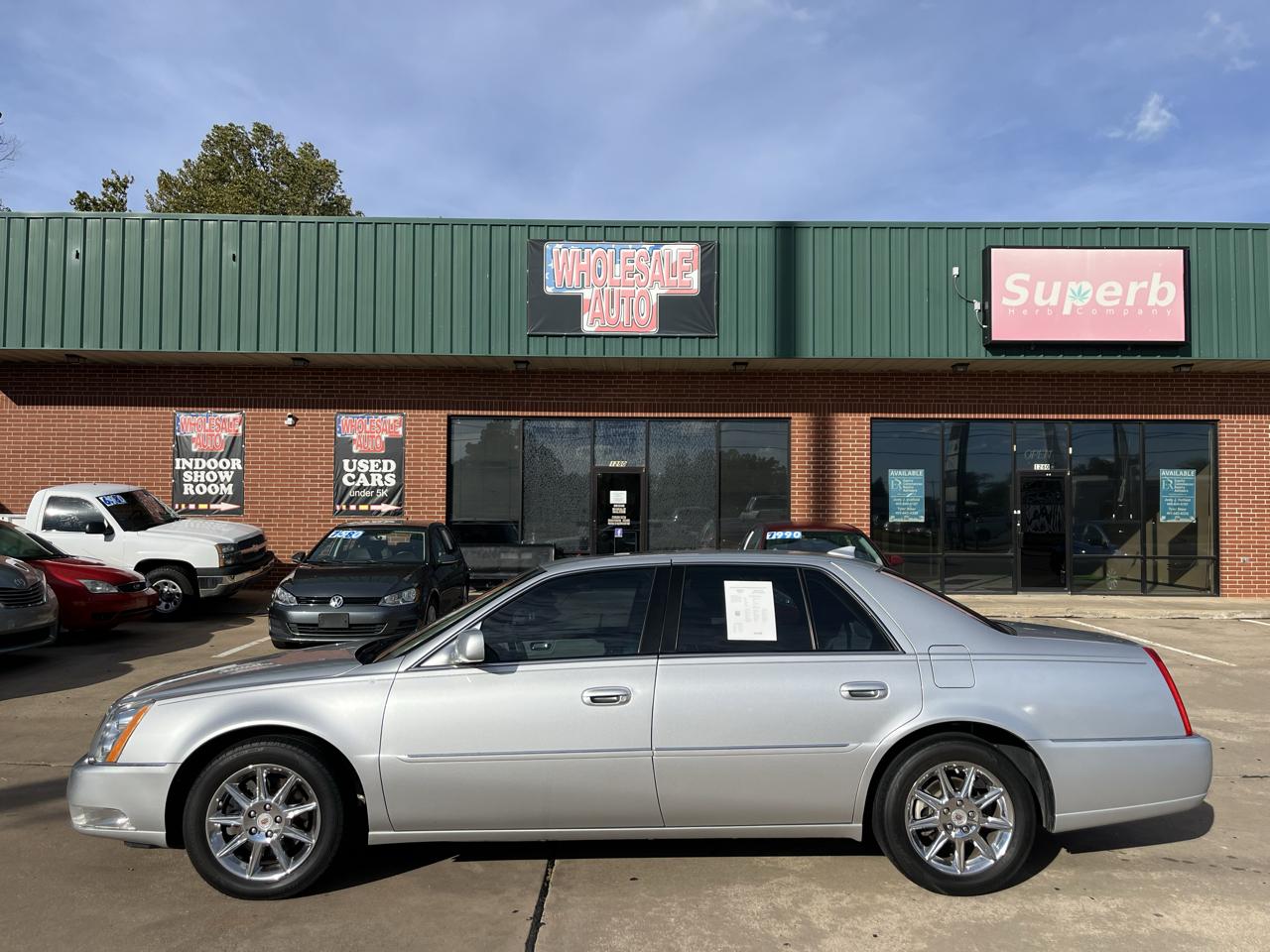 Cadillac DTS Luxury 2011