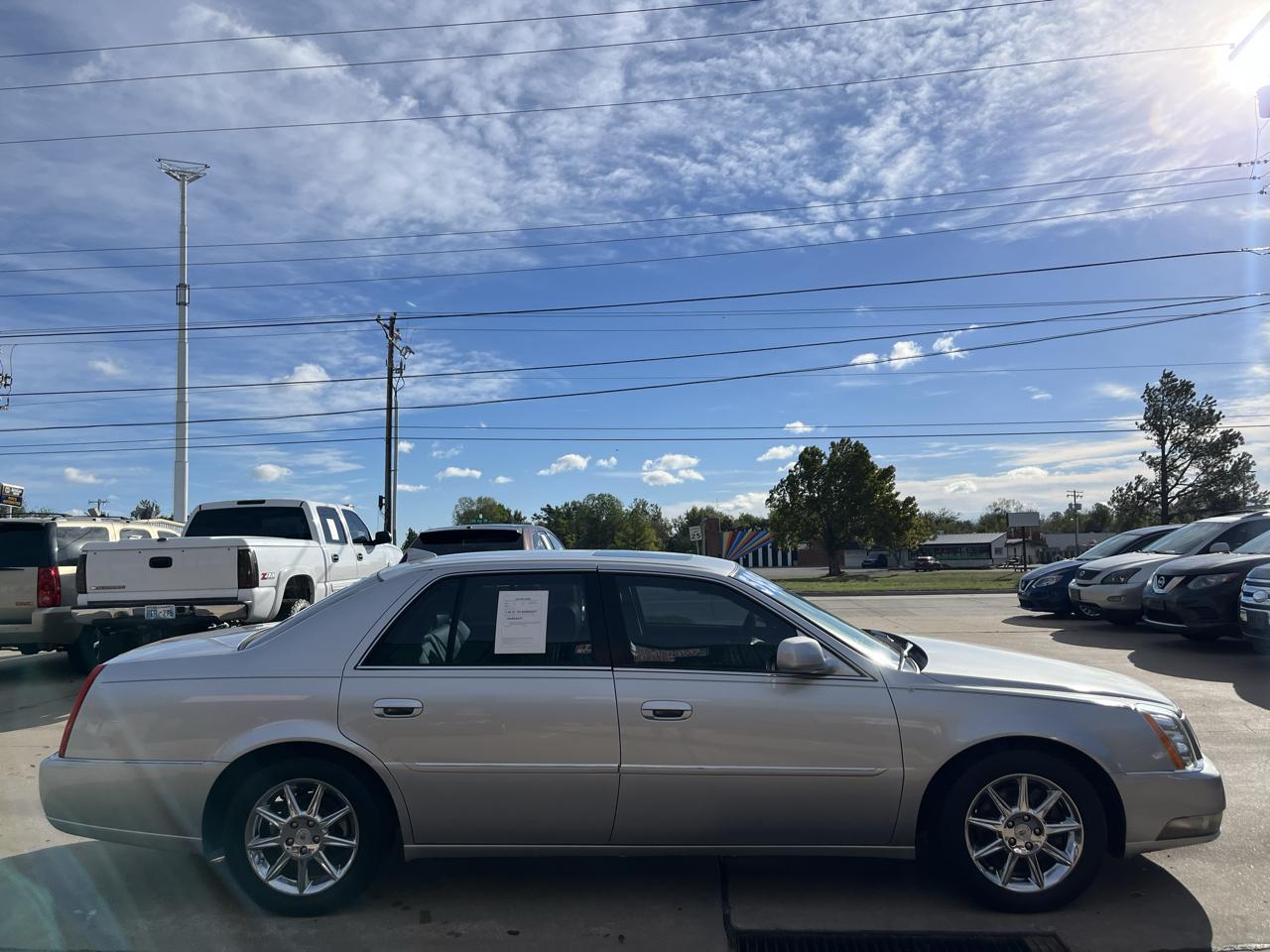 Cadillac DTS Luxury 2011
