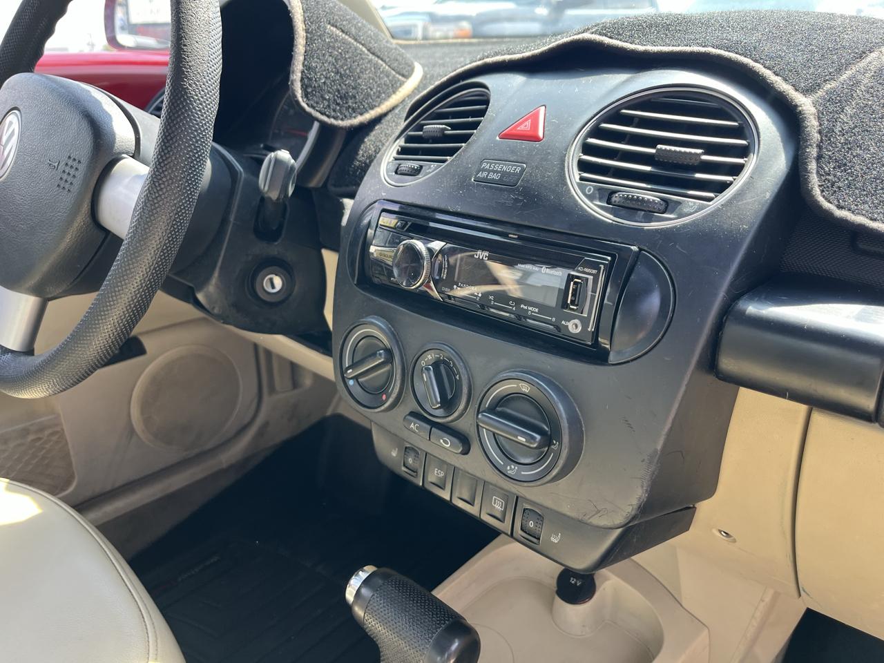 Volkswagen New Beetle S 2008