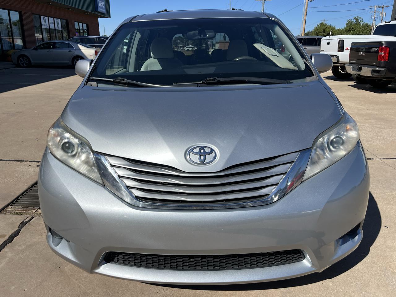 Toyota Sienna LE FWD 8-Passenger V6 2015