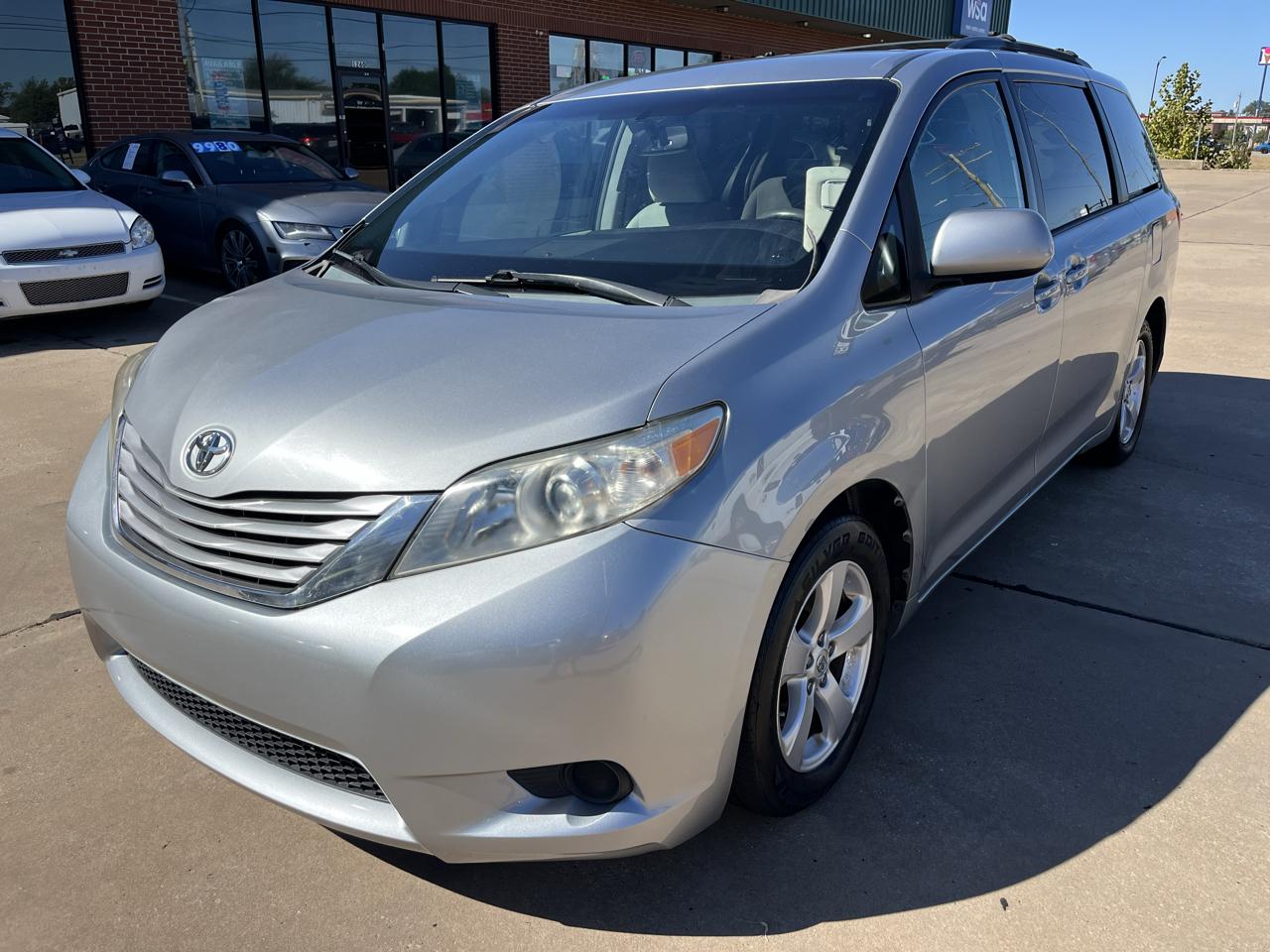Toyota Sienna LE FWD 8-Passenger V6 2015