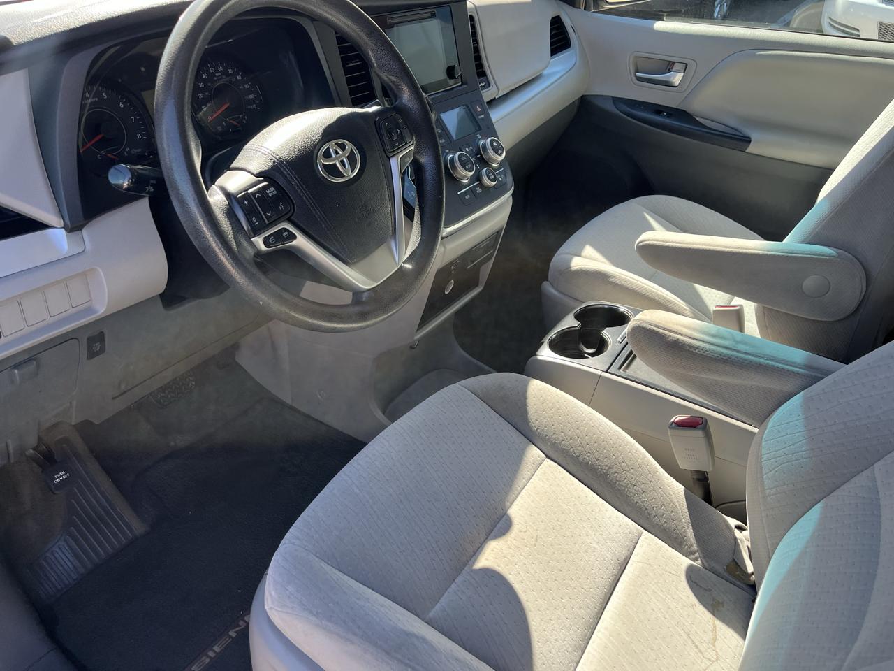 Toyota Sienna LE FWD 8-Passenger V6 2015
