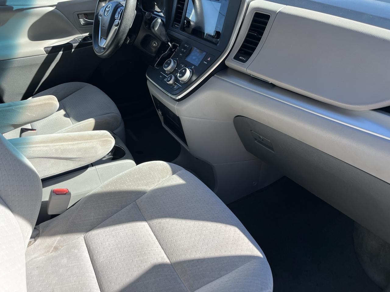 Toyota Sienna LE FWD 8-Passenger V6 2015