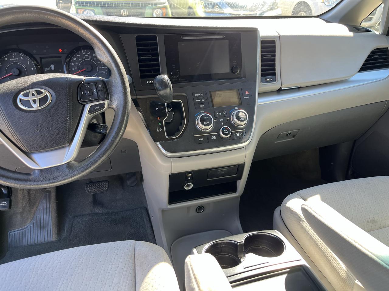 Toyota Sienna LE FWD 8-Passenger V6 2015