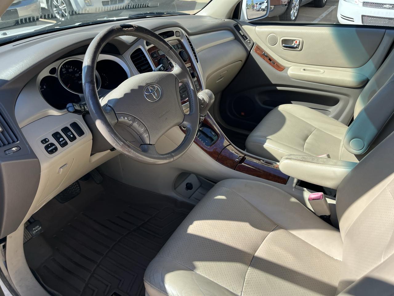 Toyota Highlander V6 2WD with 3rd-Row Seat 2007
