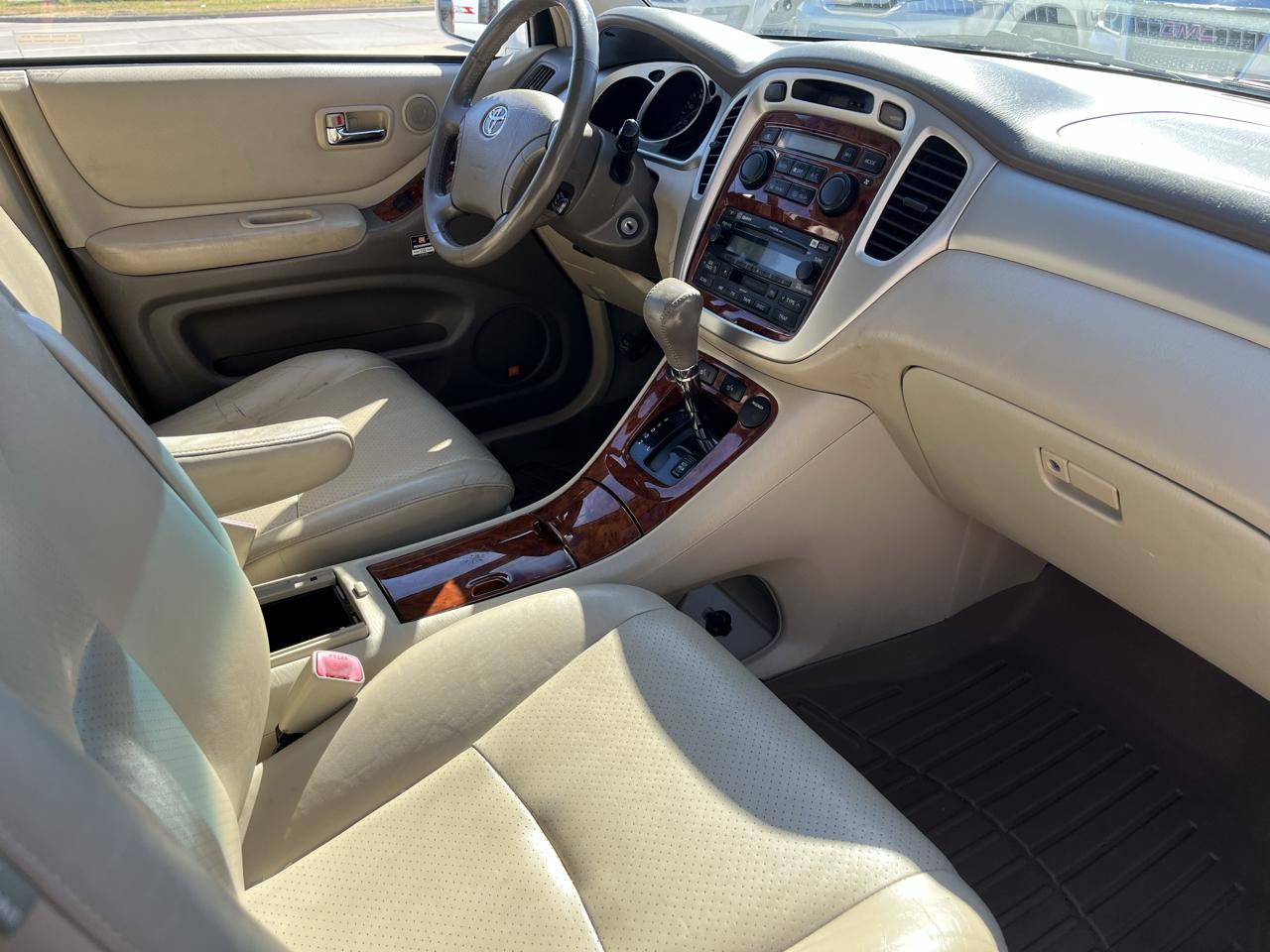 Toyota Highlander V6 2WD with 3rd-Row Seat 2007
