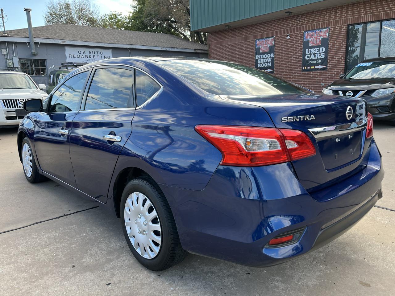 Nissan Sentra S 6MT 2017