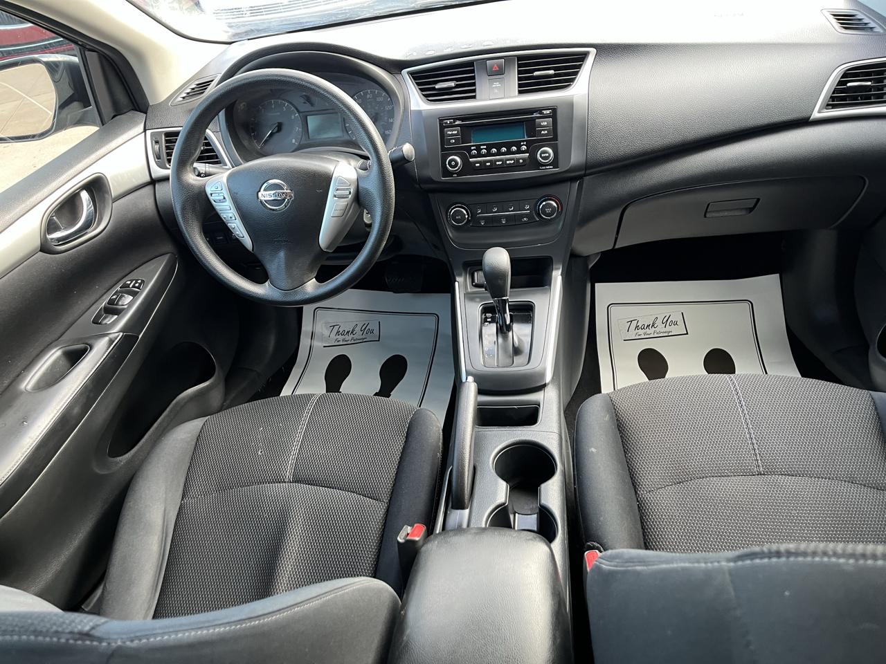Nissan Sentra S 6MT 2017