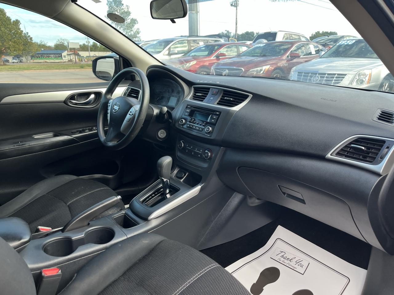 Nissan Sentra S 6MT 2017