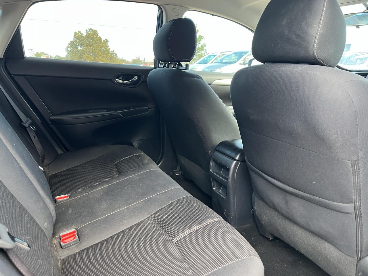 Nissan Sentra S 6MT 2017