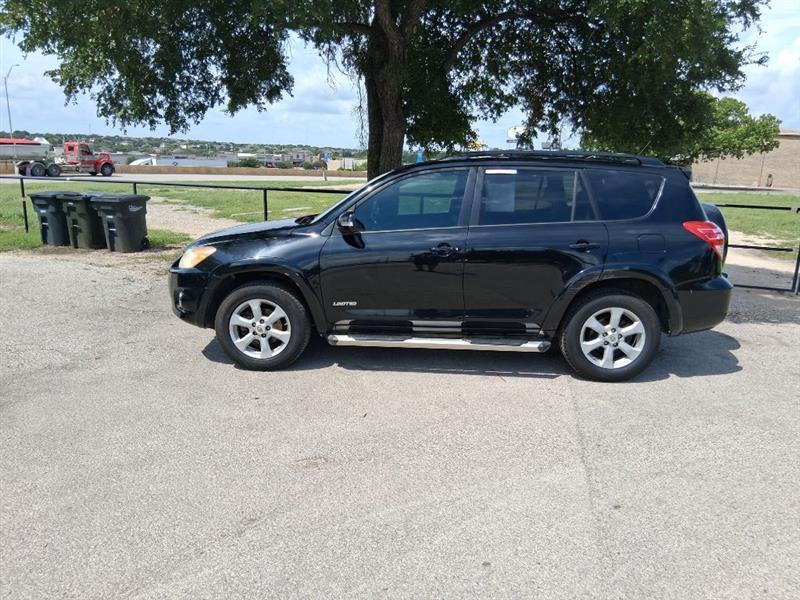 Toyota RAV4  2011