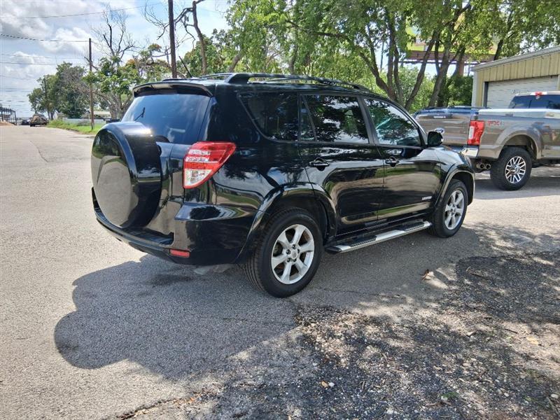 Toyota RAV4  2011