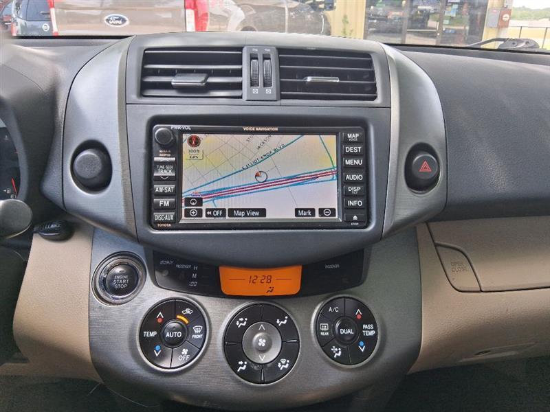 Toyota RAV4  2011