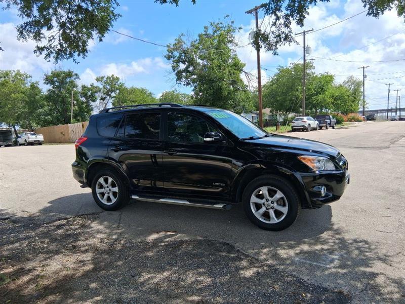 Toyota RAV4  2011