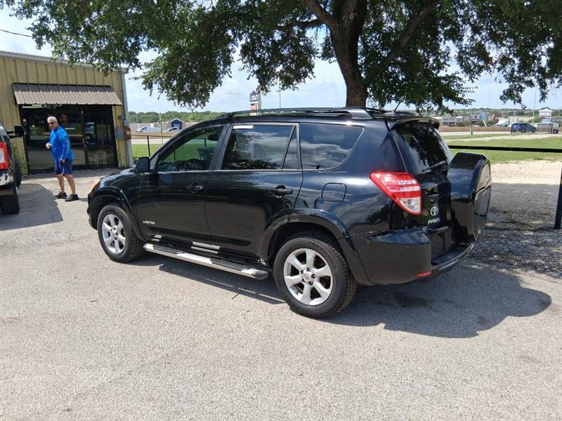Toyota RAV4  2011