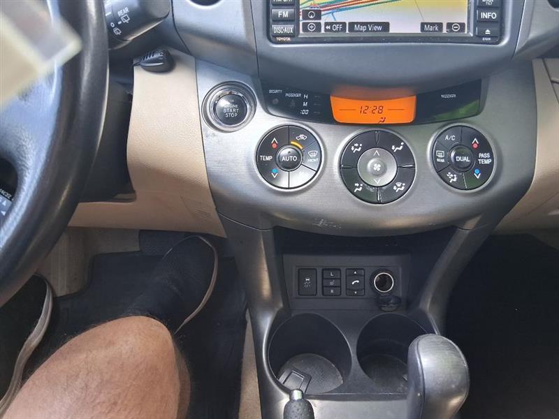 Toyota RAV4  2011