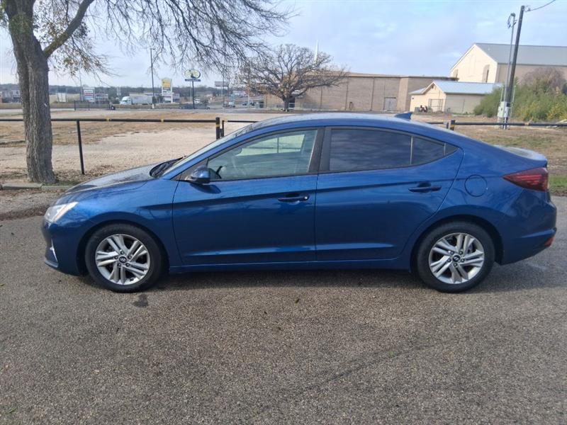 Hyundai Elantra  2020