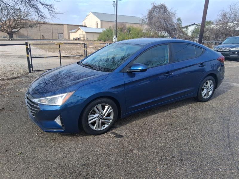 Hyundai Elantra  2020