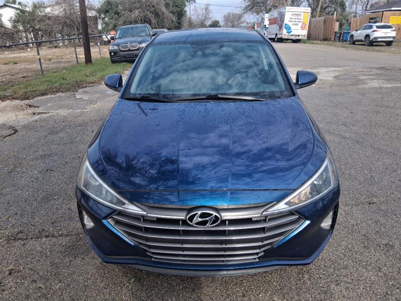 Hyundai Elantra  2020