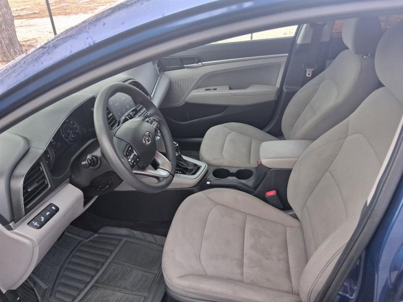 Hyundai Elantra  2020