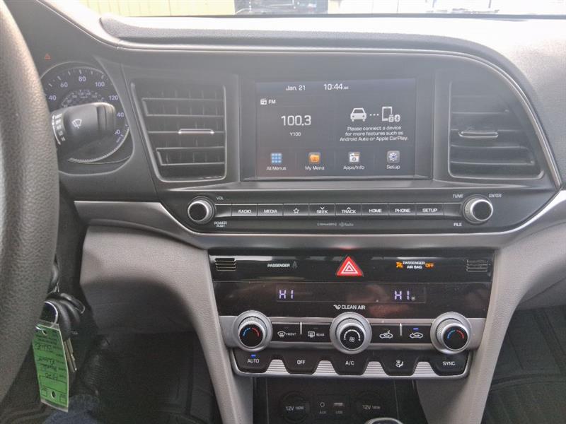 Hyundai Elantra  2020