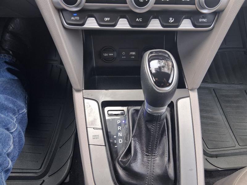 Hyundai Elantra  2020