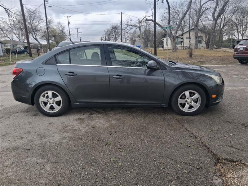 Chevrolet Cruze  2013