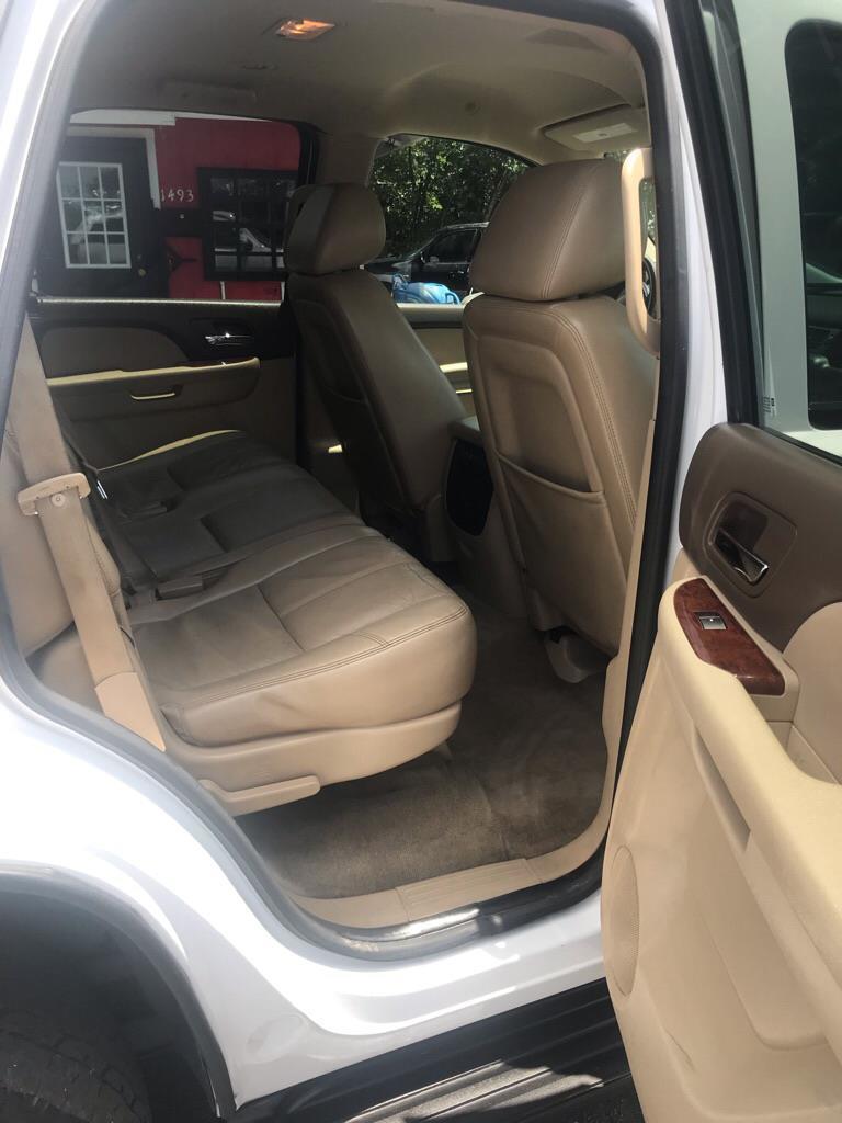 Chevrolet Tahoe  2012