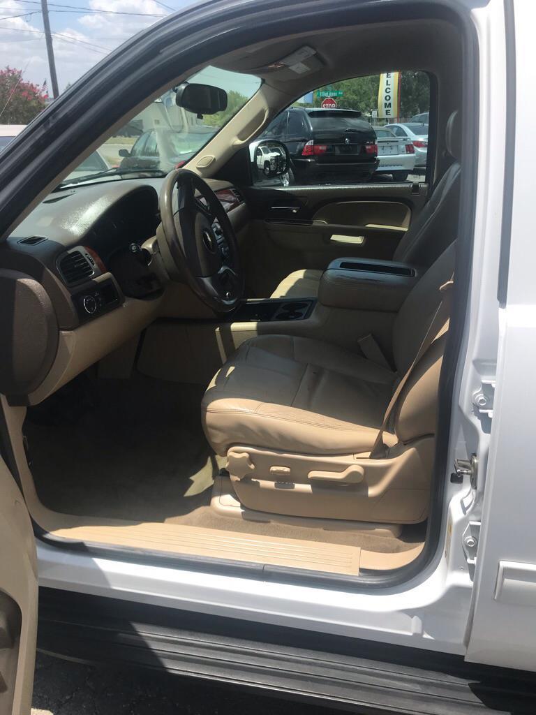 Chevrolet Tahoe  2012