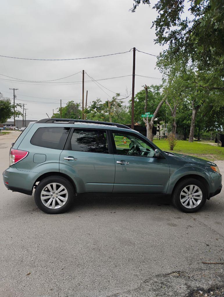 Subaru Forester  2011