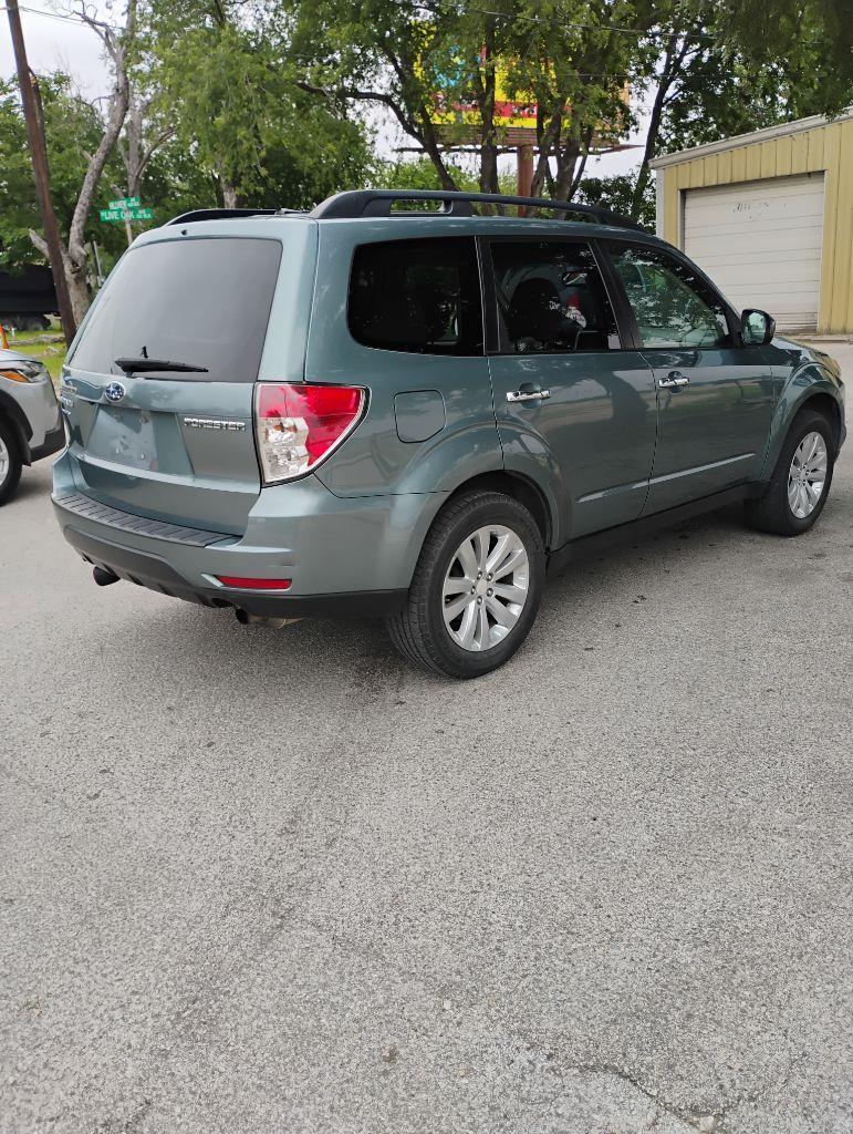Subaru Forester  2011