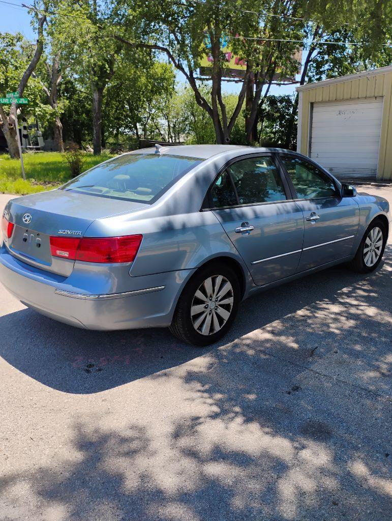 Hyundai Sonata  2010