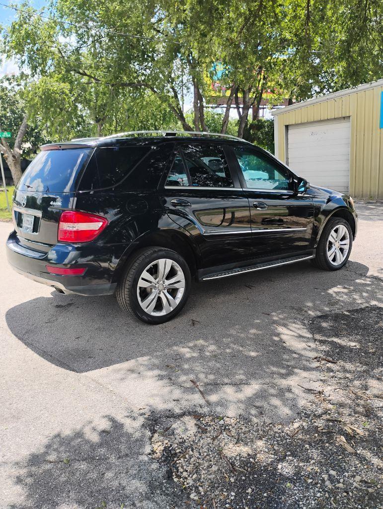 Mercedes-Benz M-Class  2011