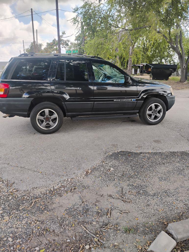 2004 Jeep Grand Cherokee LAREDO