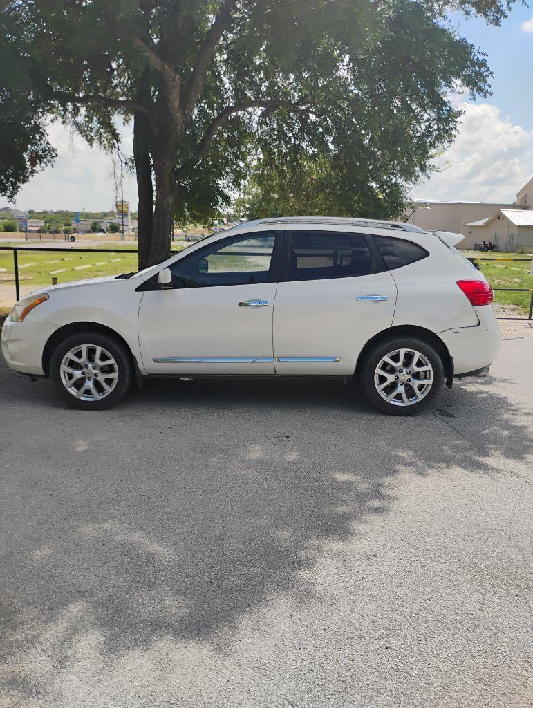 Nissan Rogue  2011