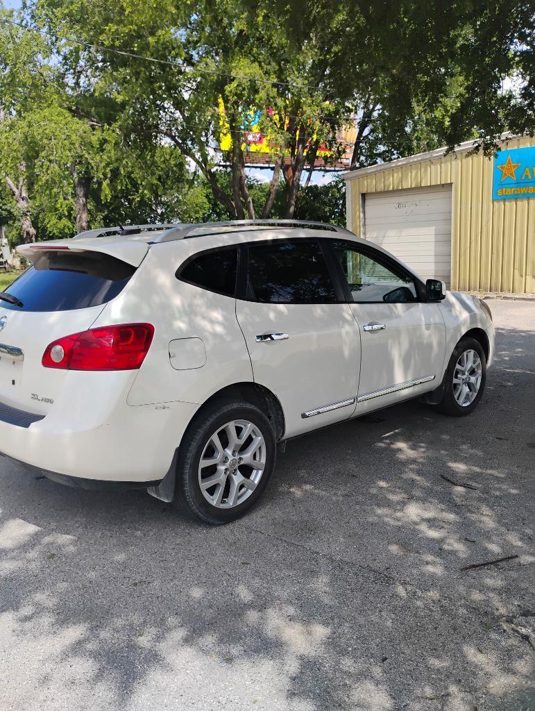 Nissan Rogue  2011