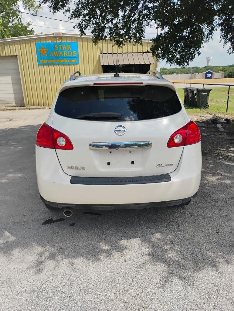 Nissan Rogue  2011