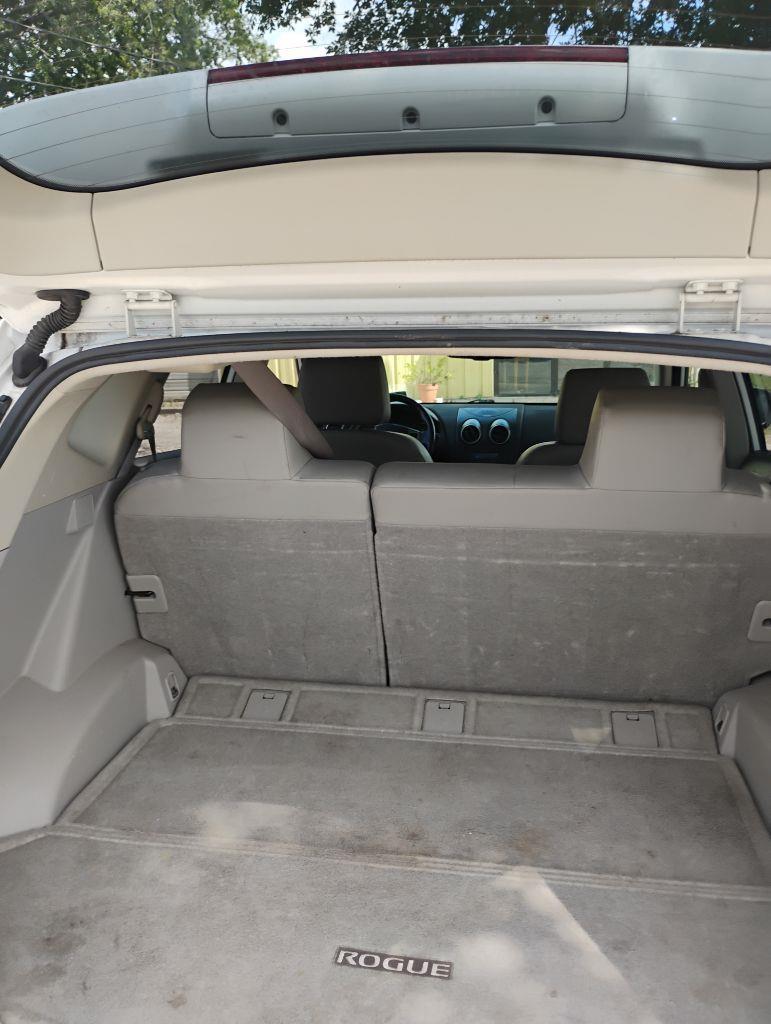 Nissan Rogue  2011