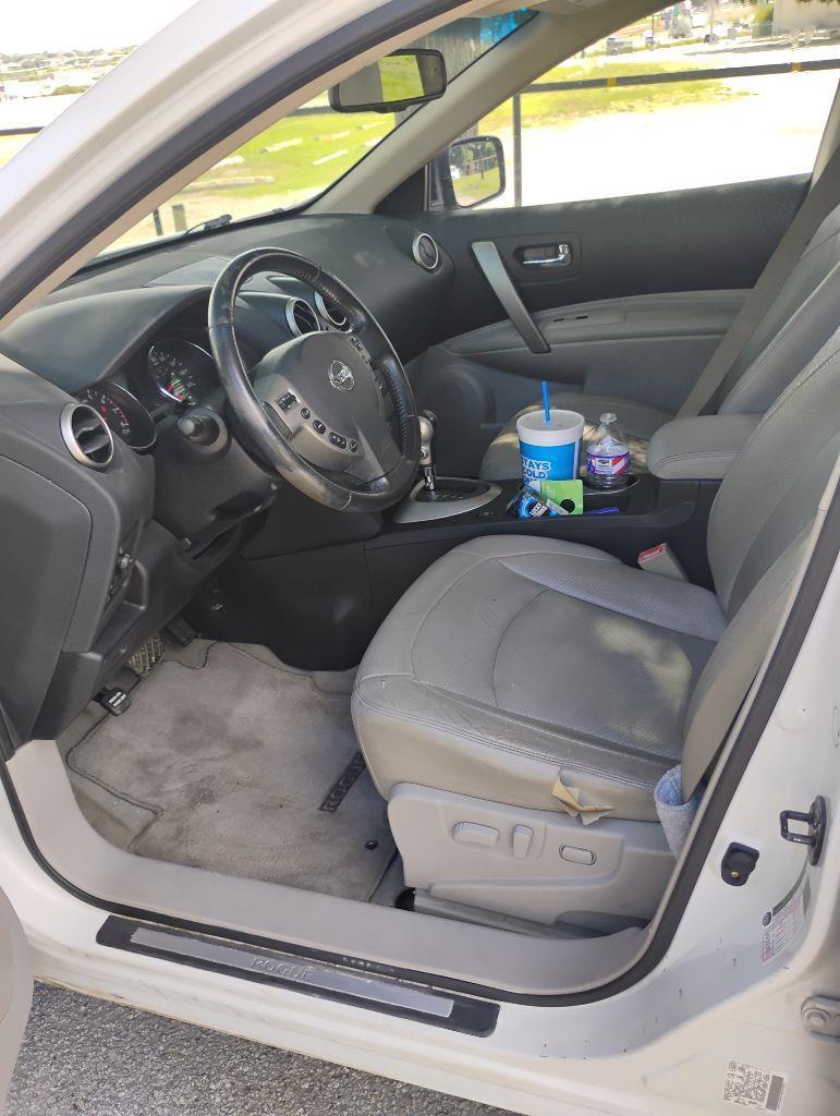 Nissan Rogue  2011