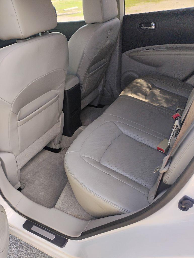 Nissan Rogue  2011